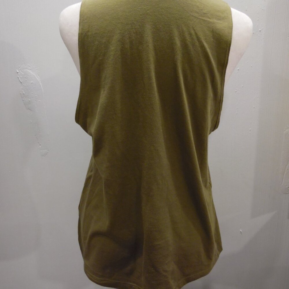 Under Armour Loose Fit Tank Shirt Size S--but Oversized due to the loose fit - Picture 4 of 8